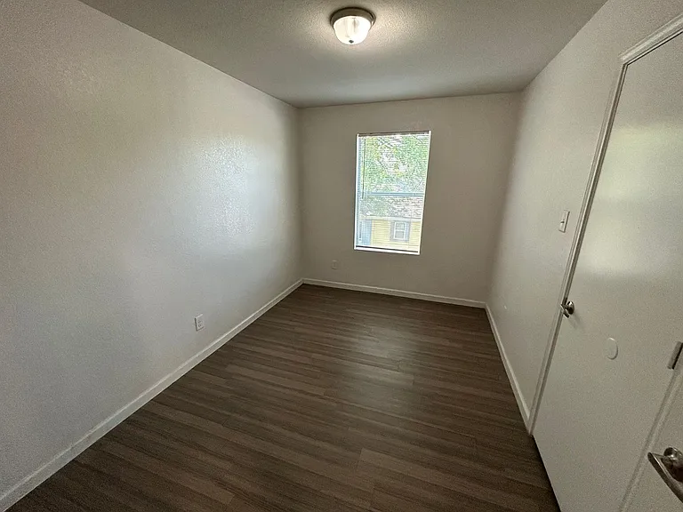 1615 N Navidad St — Photo 9
