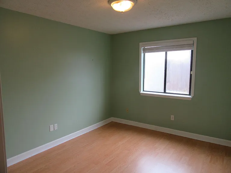 820 Premier Dr — Photo 17