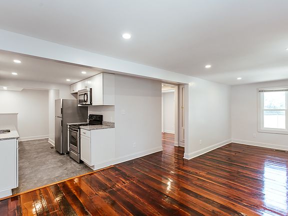 3rd image of 357 Augusta Ave