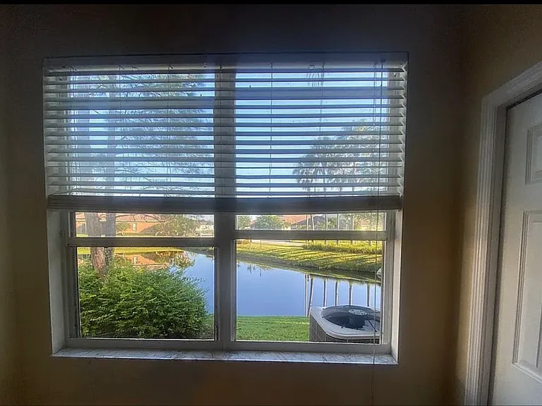 639 Vallance Way NE — Photo 13