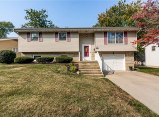 3931 N Greenridge Dr, Decatur, IL 62526