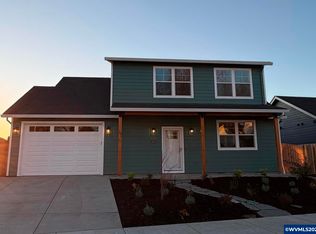 641 Parker Loop, Silverton, OR