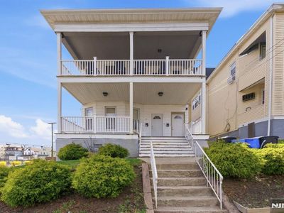 61 Aycrigg Ave, Passaic, NJ, 07055