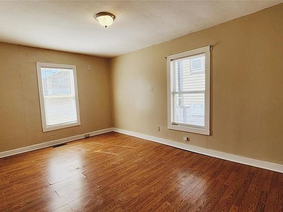 5th image of 7157 Garesche Ave