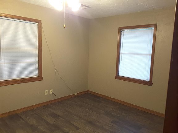 2nd image of 503 1/2 E Walnut Ave