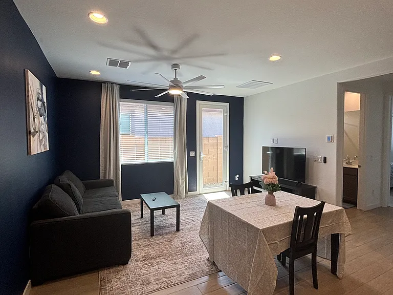 9811 W Cheery Lynn Rd #B — Photo 16
