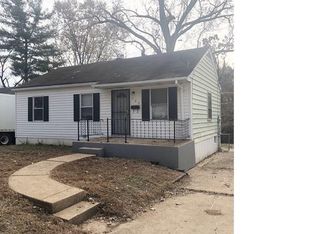 244 Estridge Rd, Saint Louis, MO 63137