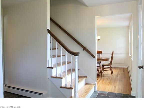 5th image of 14 Pawson Landing Dr