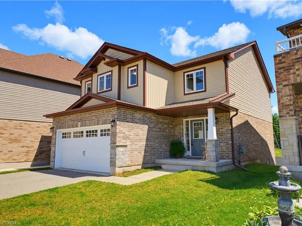 47 Newcastle Ct, Kitchener, ON N2R 0G7