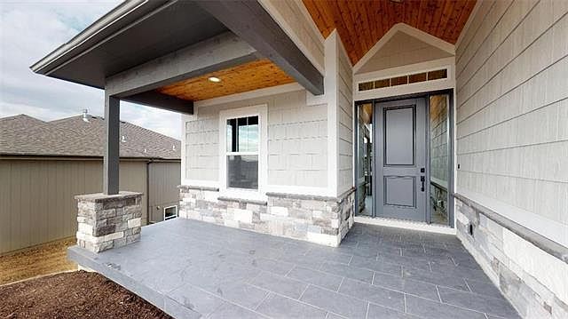 2nd image of 2032 Wheatfield Ct