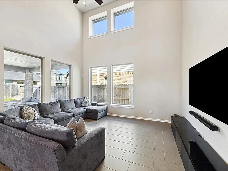 29634 Sterling Knoll Dr — Photo 8