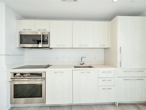 5th image of 55 SW 9th St APT 3708
