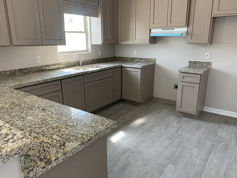 2420 Avenida Florencia #B — Photo 4