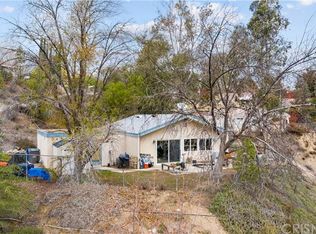 28053 Lakehurst Ave, Santa Clarita, CA 91351