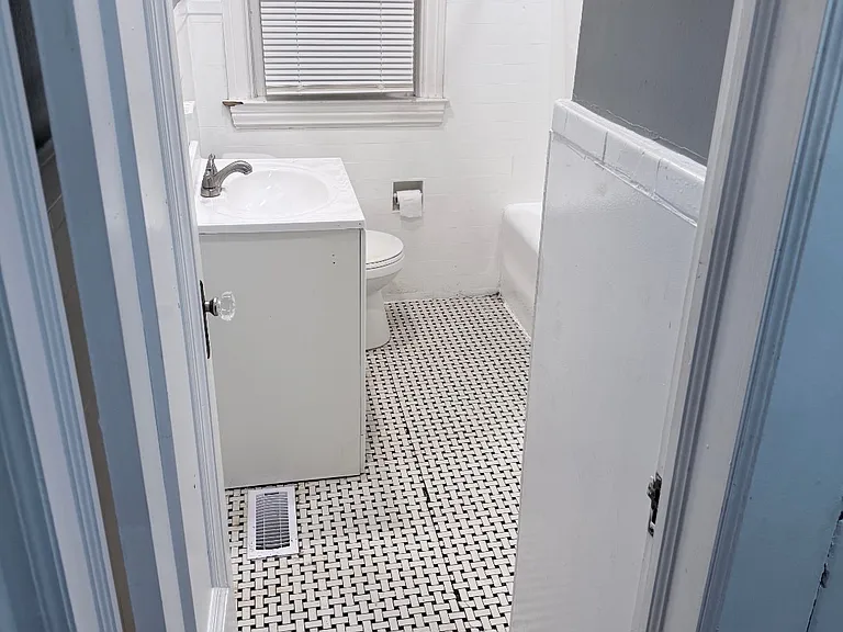 5751 Grayton St #1 — Photo 7