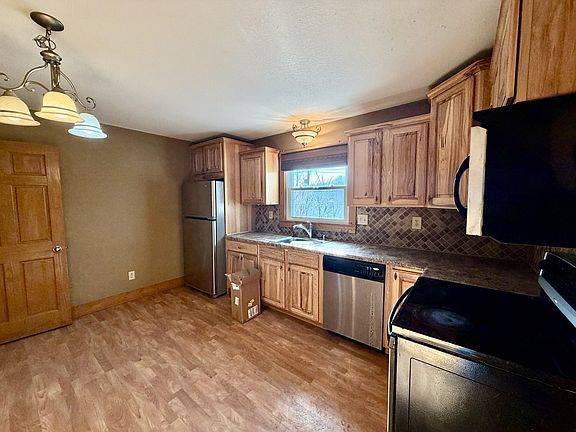 4th image of 716 Viaduct Rd