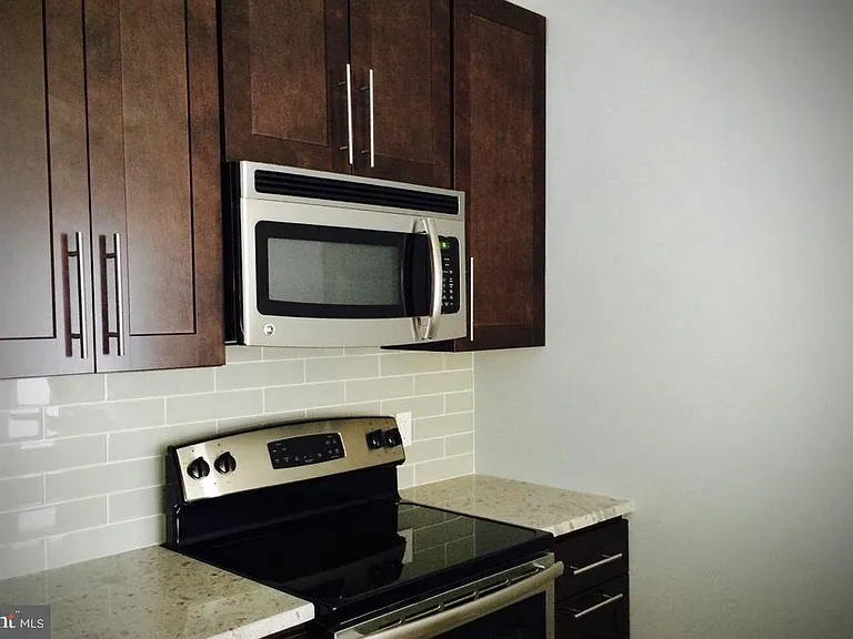 701 N 2nd St #4R — Photo 5