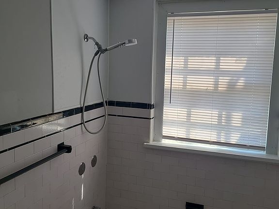 4th image of 605 S Lexington Ave #17167901