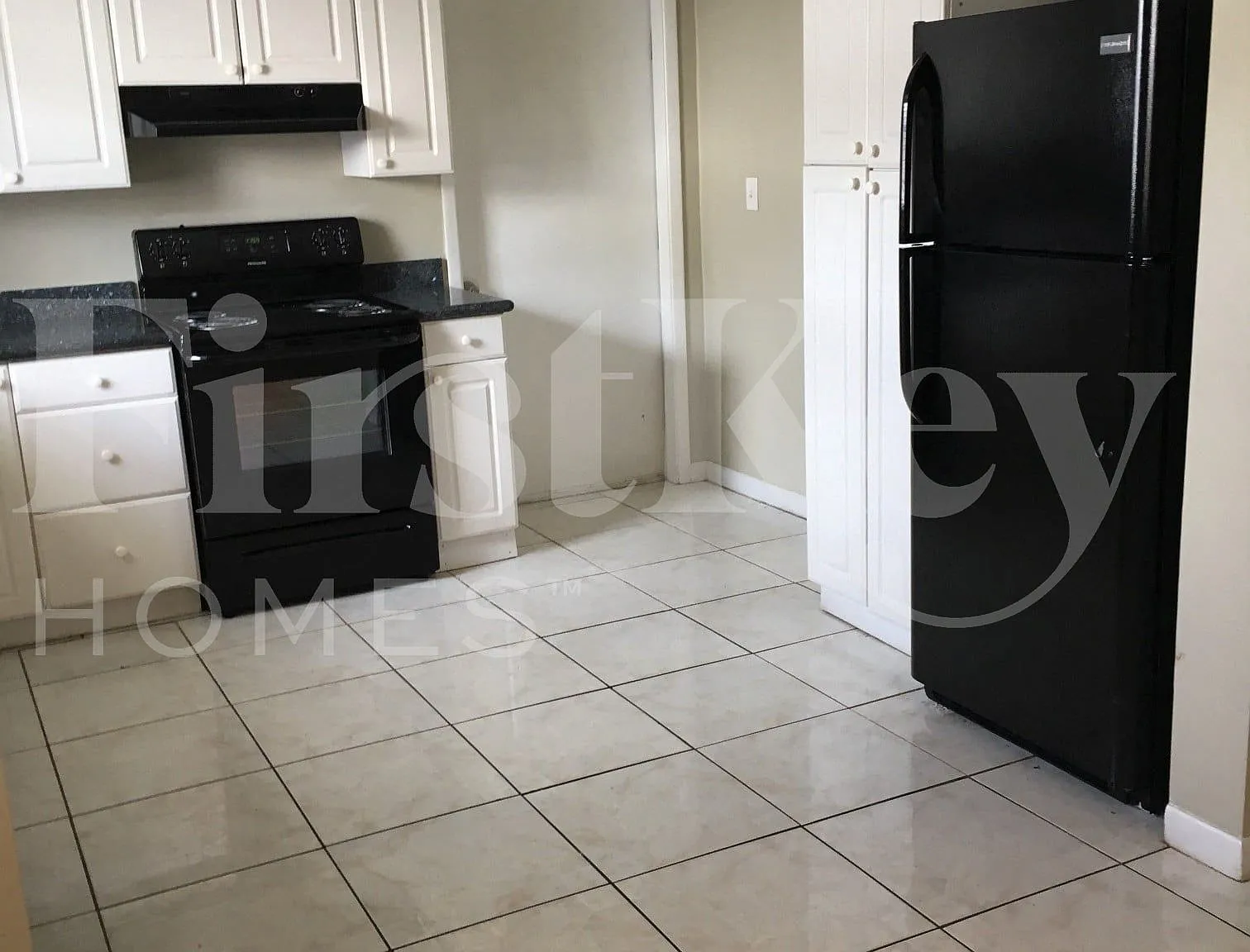 3 bed, 2.0 bath, 1708 sqft, $3,700 — Photo 3