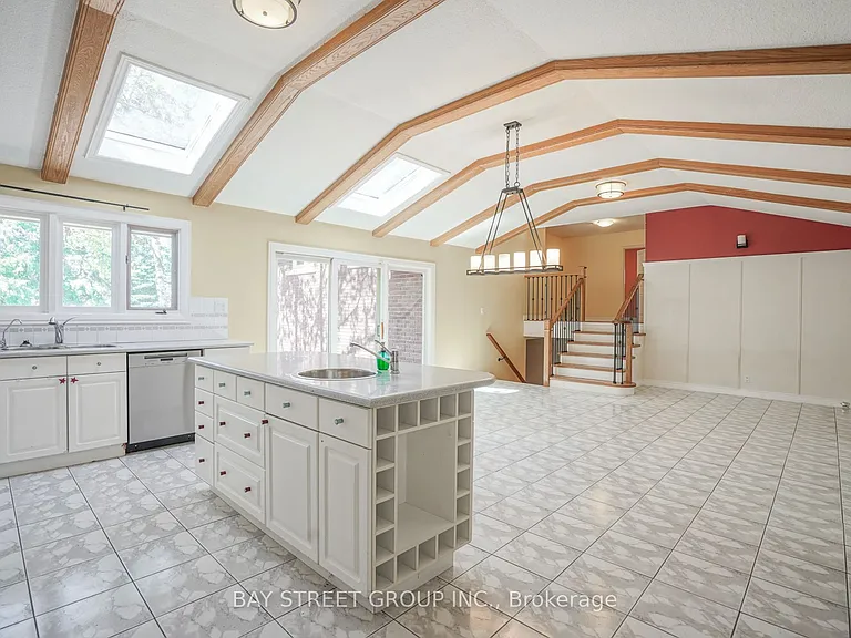 28 Wembley Ave — Photo 10
