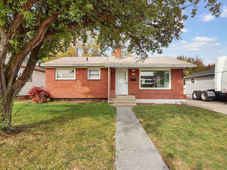 1st image of 2617 E Heroy Ave