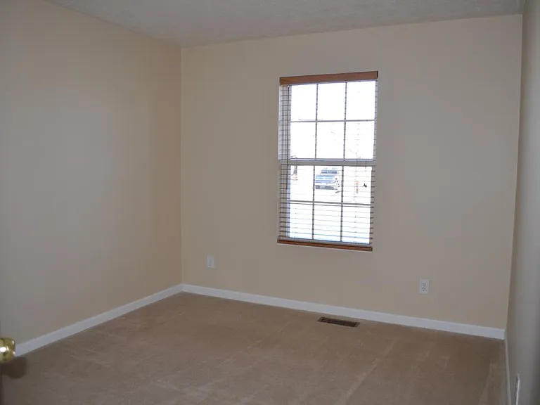 8053 Seabury Ct — Photo 4