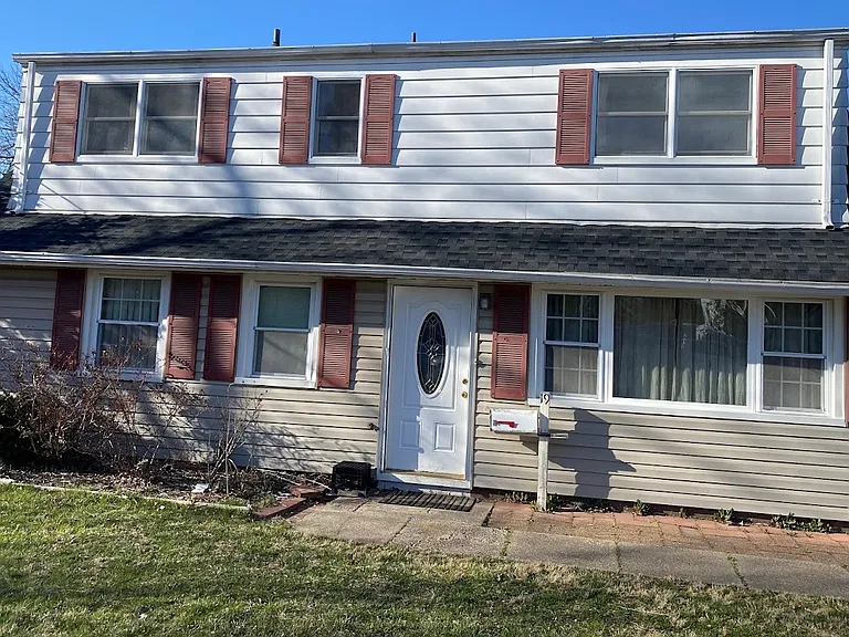 19 W Francis St — Photo 1