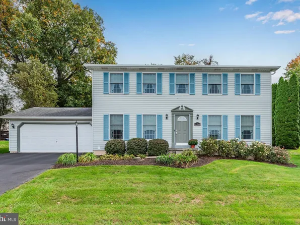 2253 Canterbury Dr, Mechanicsburg, PA 17055