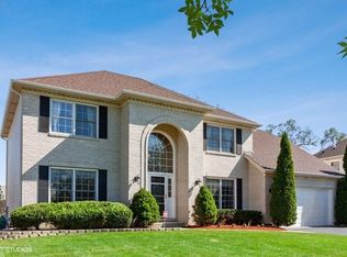 17 Yukon Ct, Bolingbrook, IL 60490