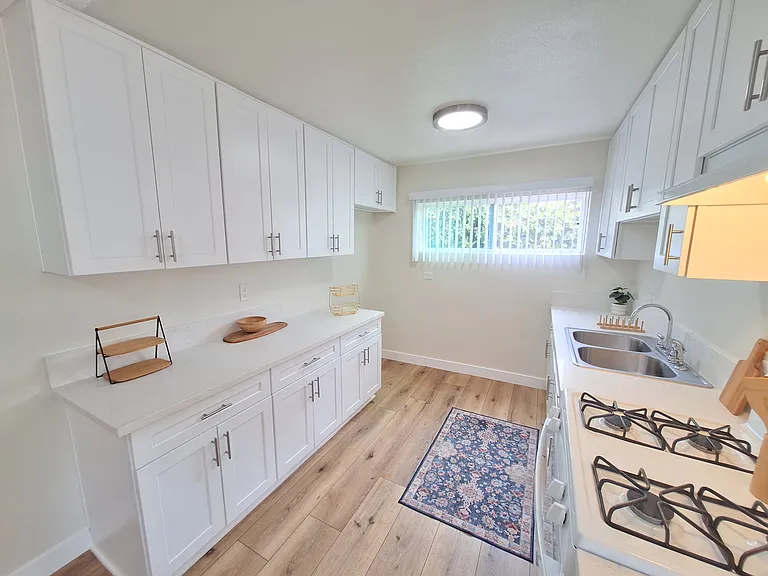 6845 Hazeltine Ave #6 — Photo 12