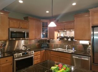 7400 Grand Ave APT 104, Downers Grove, IL 60516