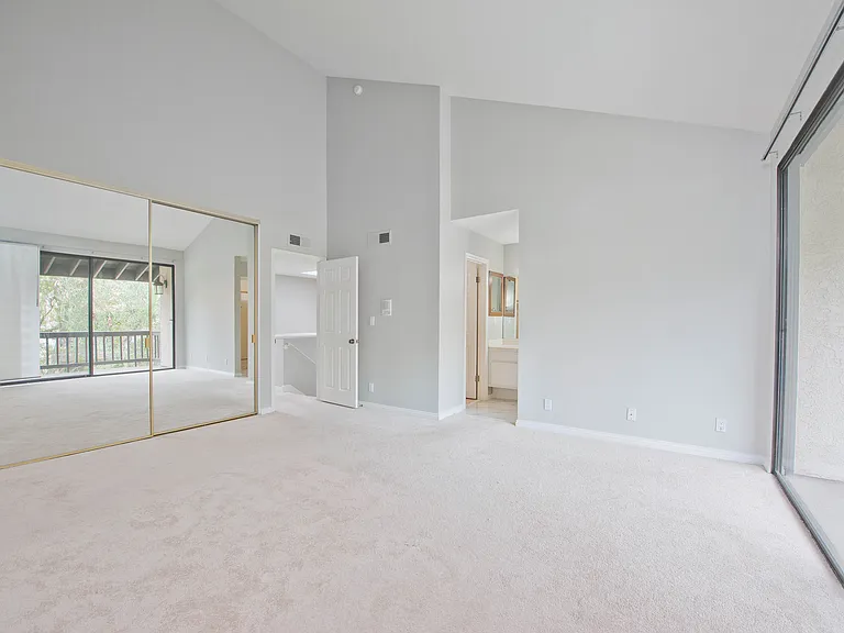 21730 Marylee St — Photo 16