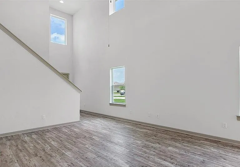 128 New Hampton Way — Photo 4