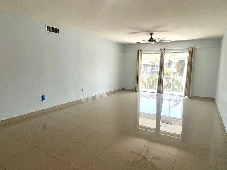 2200 Diana Dr #417 — Photo 6