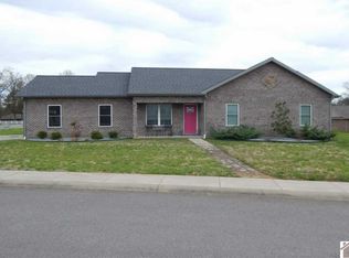9 Tumbler Dr, Murray, KY 42071