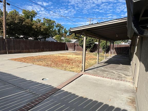 4th image of 444 Bermuda Way