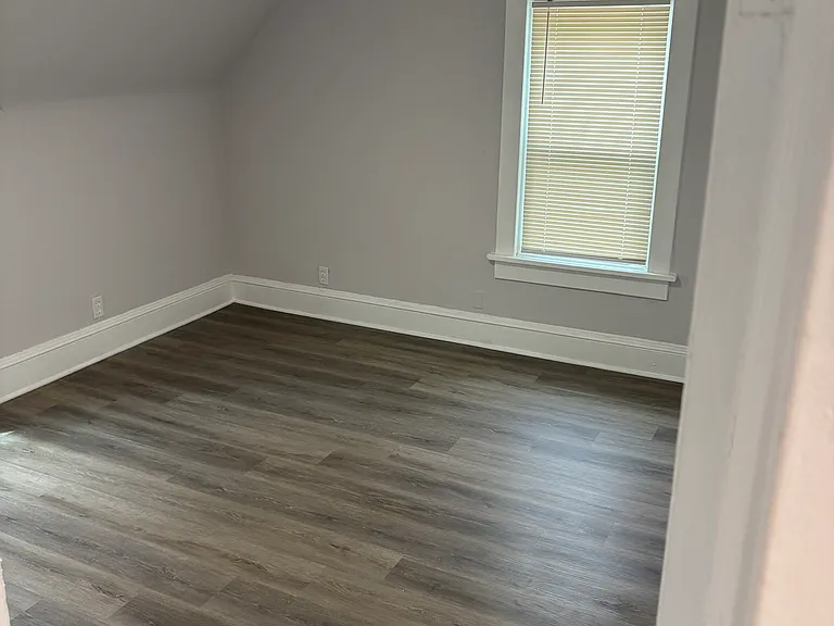 1601 Oakley Ave — Photo 2