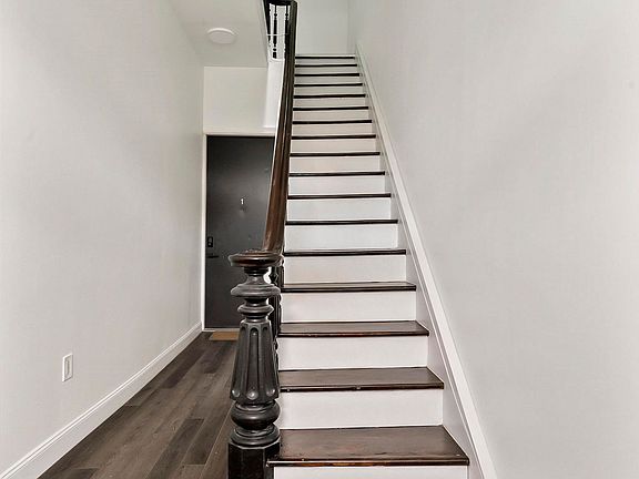 5th image of 38 Jefferson Ave Floor 2