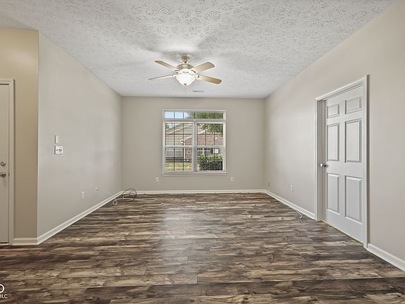 4th image of 2509 Big Bear Ln #15
