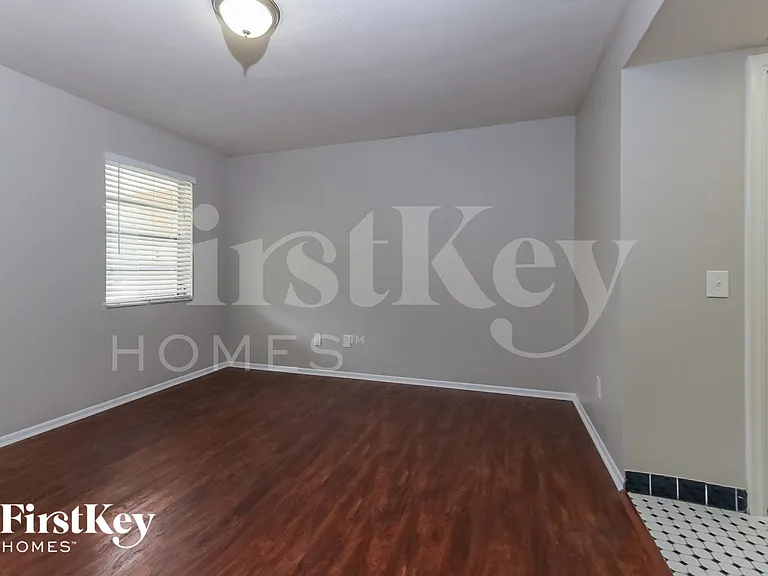 6871 NW 12th St — Photo 11