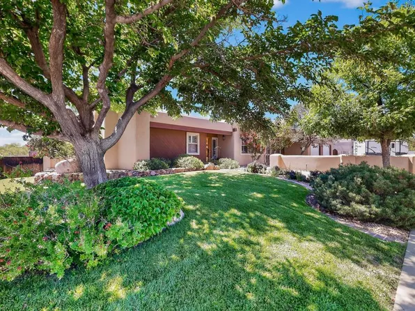 5501 Luna Del Oro Ct NE, Albuquerque, NM 87111