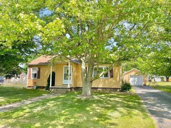 317 Buckingham Dr, Bellevue, OH 44811