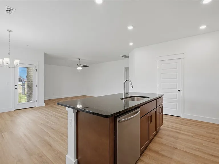 5089 Vista Ave — Photo 8