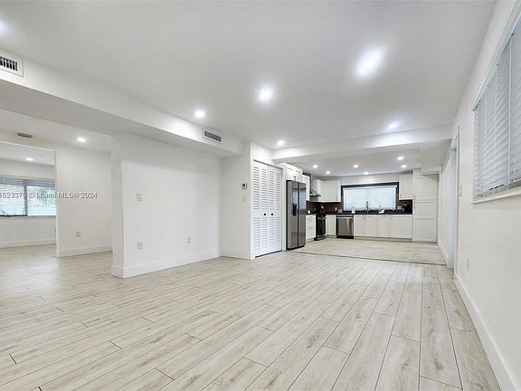 3rd image of 64 Corydon Dr