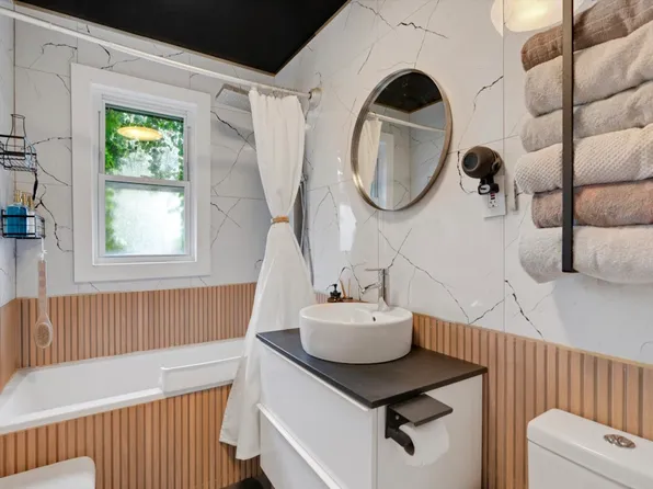 149 West 30th Street image 16 of 26