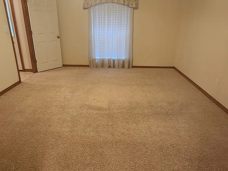 1848 Crestview Cir — Photo 10