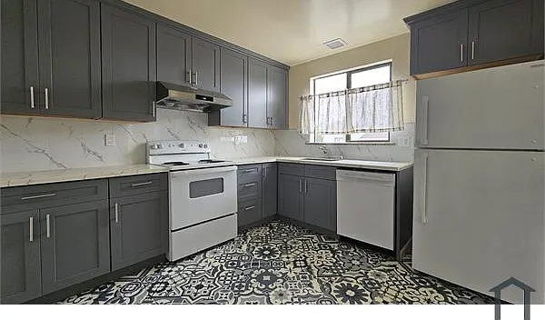 3 bed, 1200 sqft, $5,500 — Photo 2