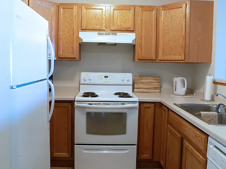 204 Locust St — Photo 6