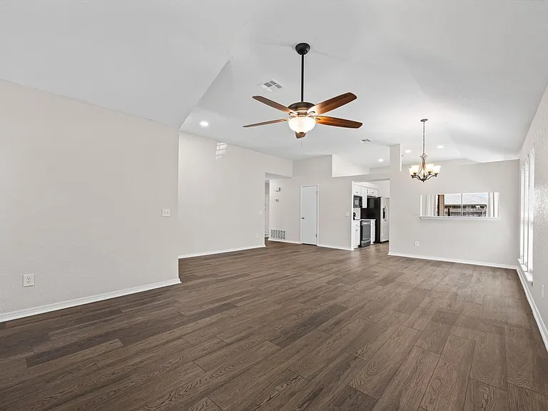 7717 Doris Dr — Photo 4