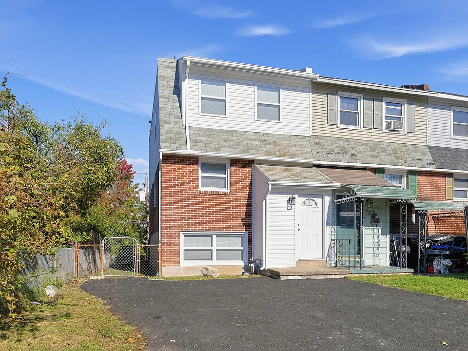 77 Oakmont Dr